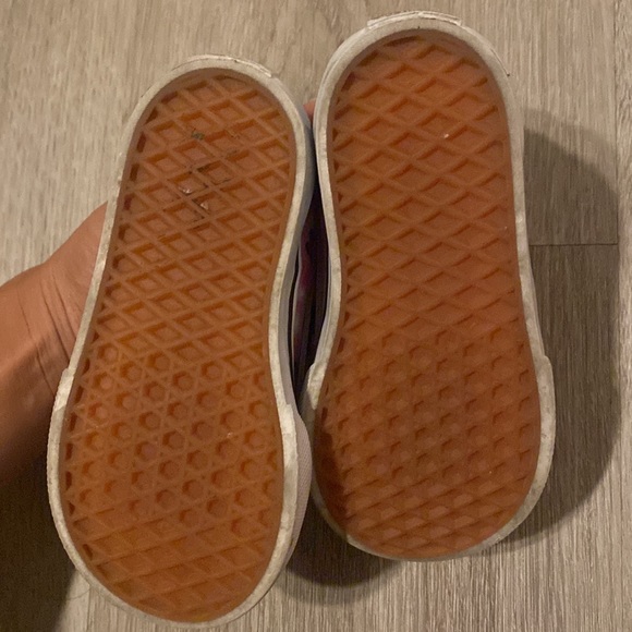 Vans - Picture 5 of 6